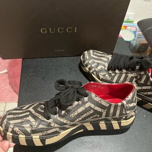 Gucci Black and Cream Men's Shoes